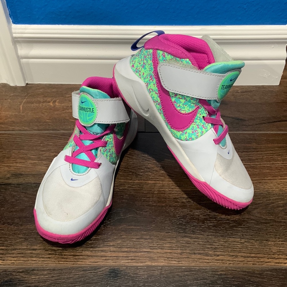 Girls basketball shoes size 13